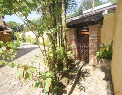 Portão de acesso à praia 