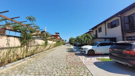 Fachada e Rua Interna 