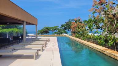 Piscina Frente ao Mar do Condomínio 