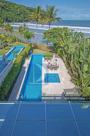 Piscina do condomínio 