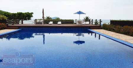 Piscina Frente ao Mar 