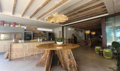 Varanda e churrasqueira 