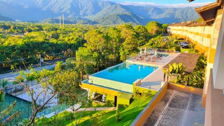 Vista Varanda Piscina bordas infinitas