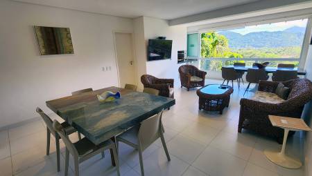 Sala de Jantar e estar/Tv anexa Ã  varanda 