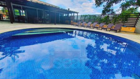 Piscina do condomínio 