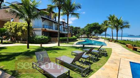 Piscina frente ao mar 