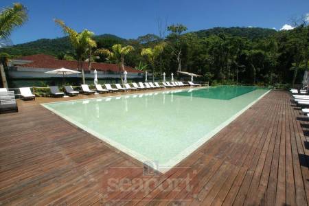 Piscina do condomínio 