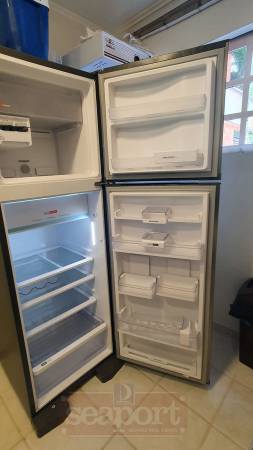 Geladeira 375 litros, cooler 17 litros