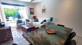 Mesa Jantar e sala com Tv Smart 50 e Sky 