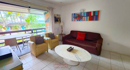 Sala com ar condicionado, ventilador, mesa 6 lugares, tv 55