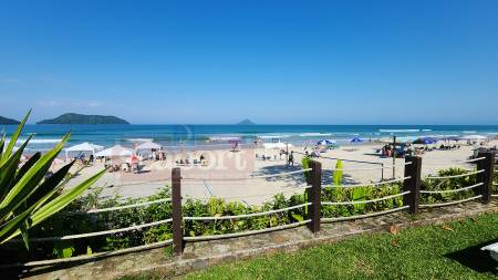 Jardim frente ao mar 