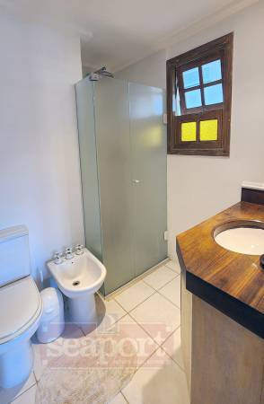 SuÃ­te 4 e 3 banheiro 