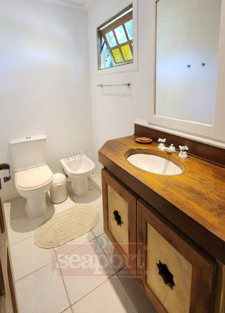 SuÃ­te 4 e 3 banheiro 