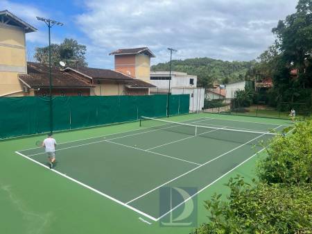 Quadra de tênis nova!