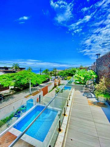 Piscina do condomínio 