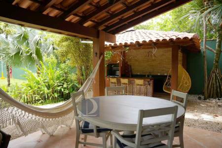 Varanda e churrasqueira 