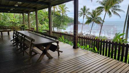 Varanda e Jardim frente ao mar 