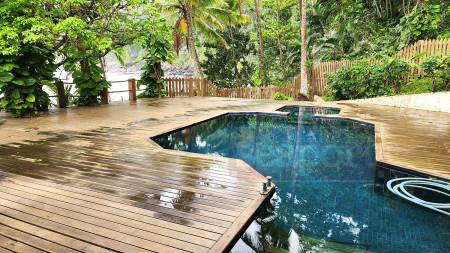 Piscina frente ao mar 