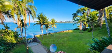 Vista da Varanda e Jardim Frente ao Mar 