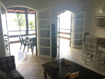 Sala de estar e varanda 