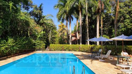 Piscina do condomínio  