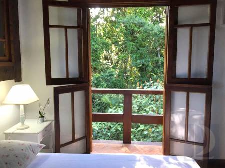 Suíte 1  com balcão 