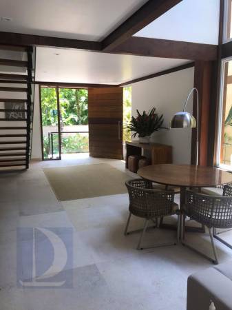 Escada Acesso Suítes 