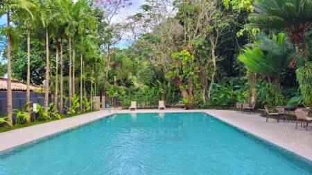 Piscina do condomínio 