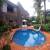 Fachada e piscina 