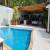 Fachada e piscina 